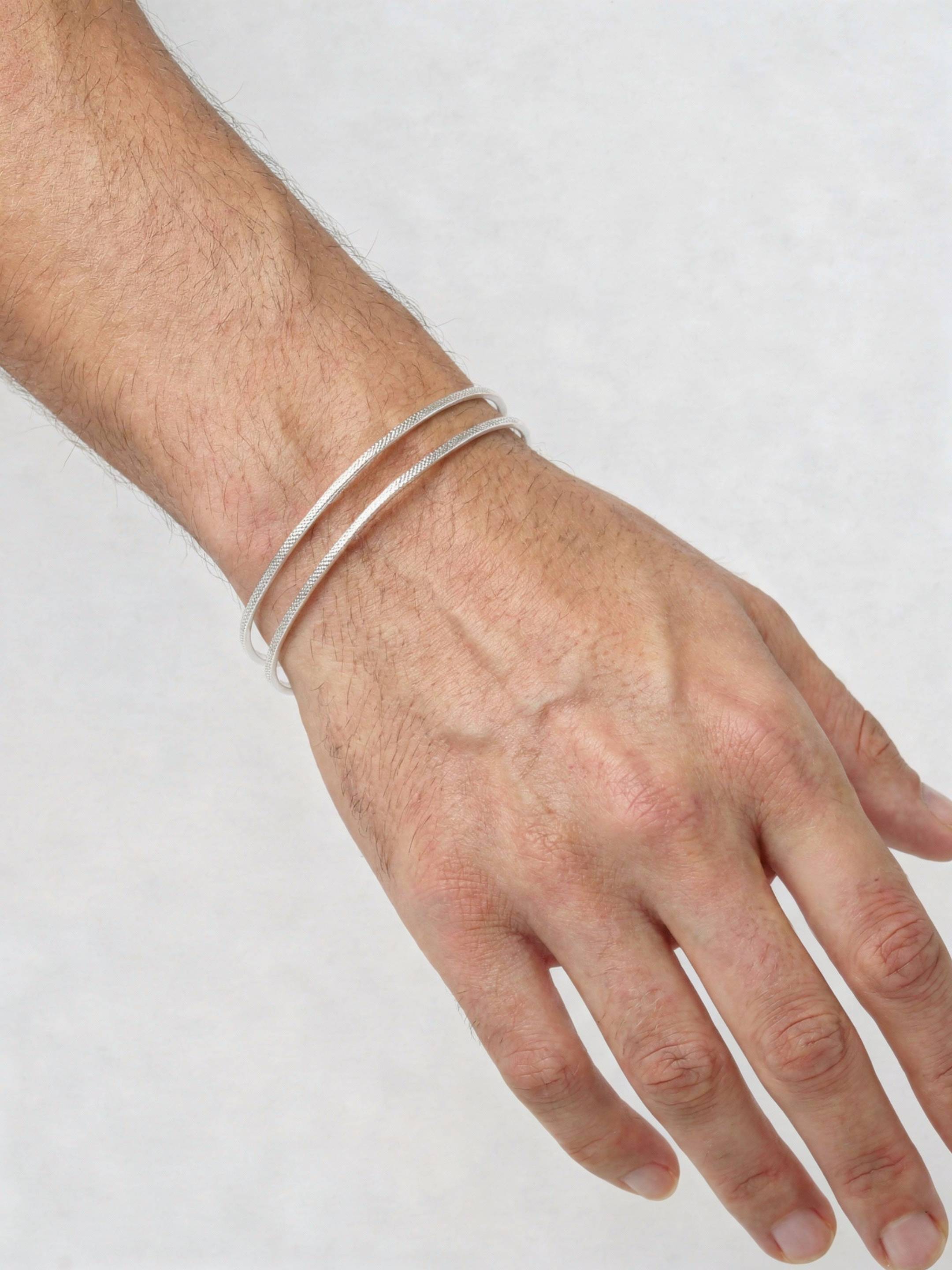 Bracelet Jonc Ajustable pour Homme Finition Argent au Motif Matelassé | Balloul Paris