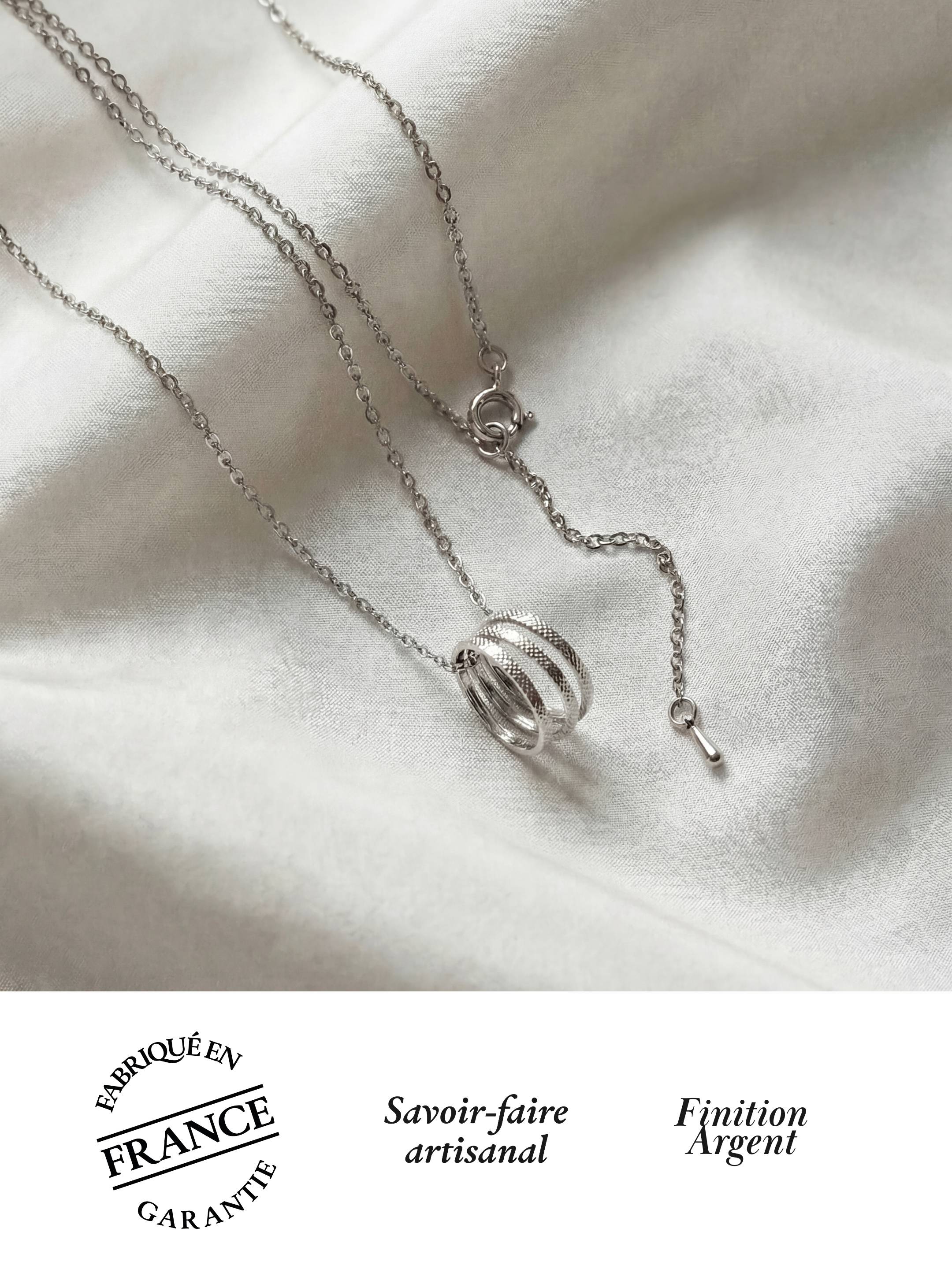 Collier Pendentif Rond Finition Argent au Motif Matelassé | Balloul Paris