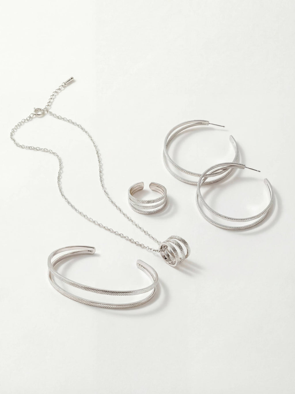 Parure Bracelet, Grandes Créoles, Collier & Bague Ajustable Finition Argent | Balloul Paris