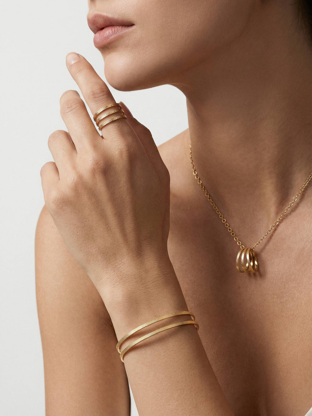 Parure Bracelet Jonc, Collier & Bague Ajustable en Plaqué Or 18 carats | Balloul Paris