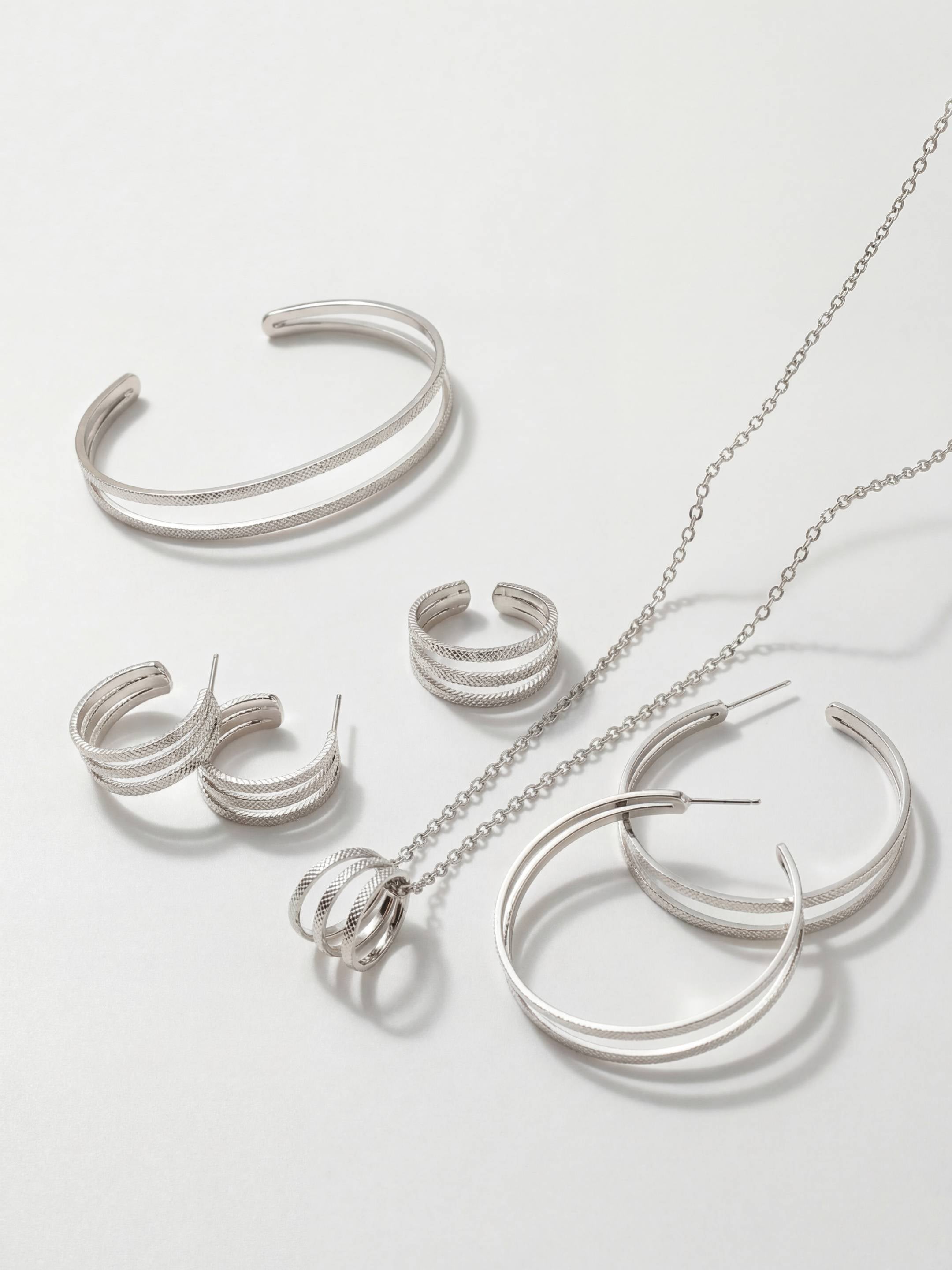 Parure Grandes Créoles, Petites Créoles, Bracelet, Collier & Bague Ajustable Finition Argent | Balloul Paris