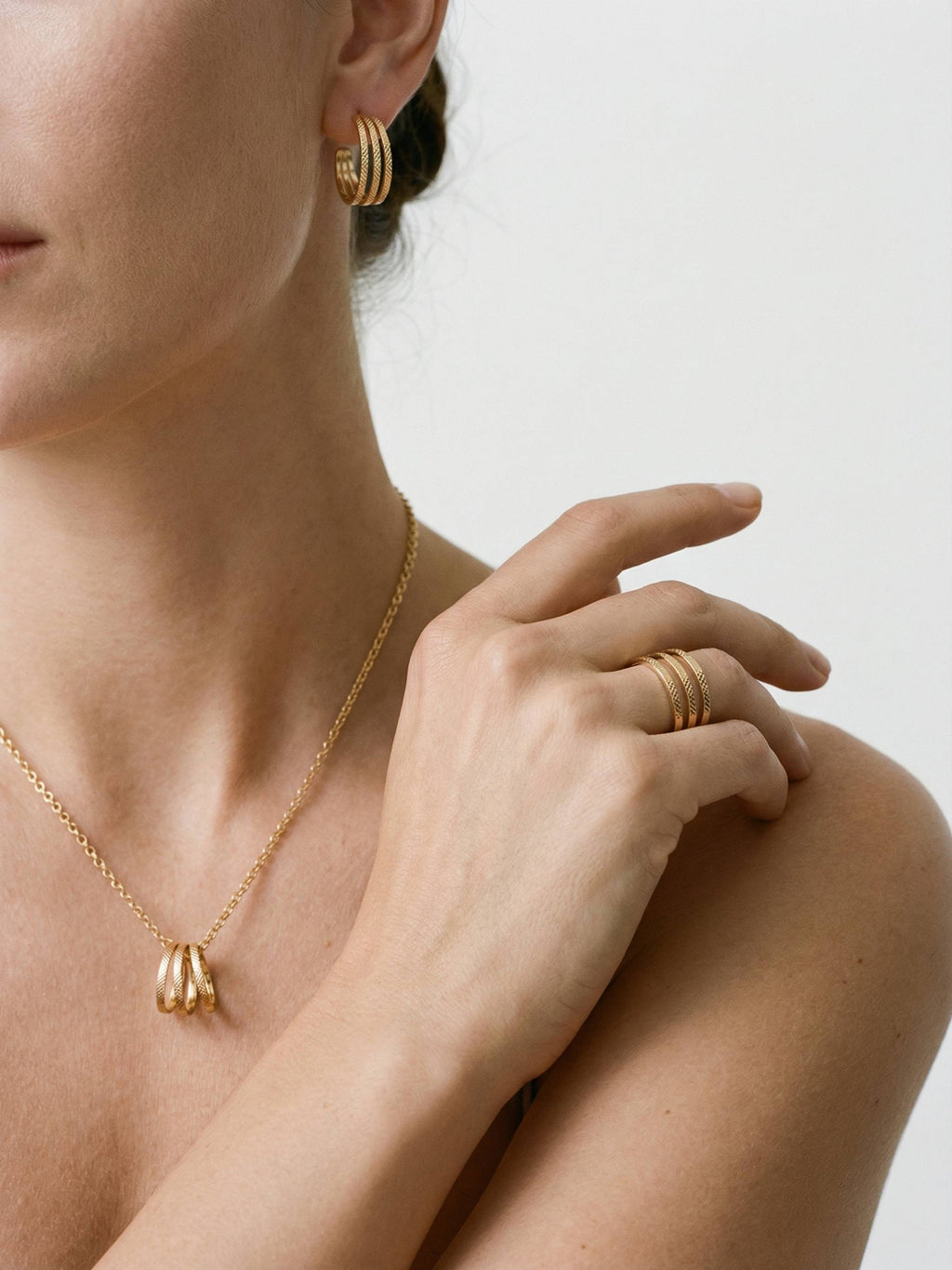 Parure Petites Créoles, Collier & Bague Ajustable en Plaqué Or 18 carats | Balloul Paris
